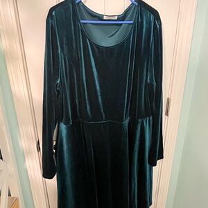 Luxurious Teal Velvet Long Sleeve Dress